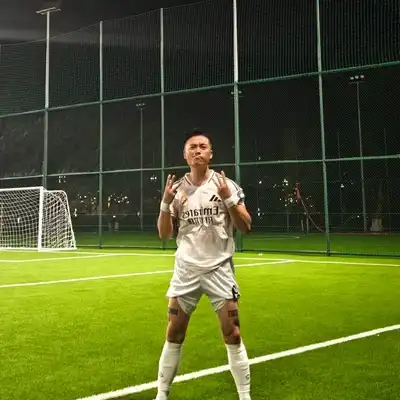 龙怡